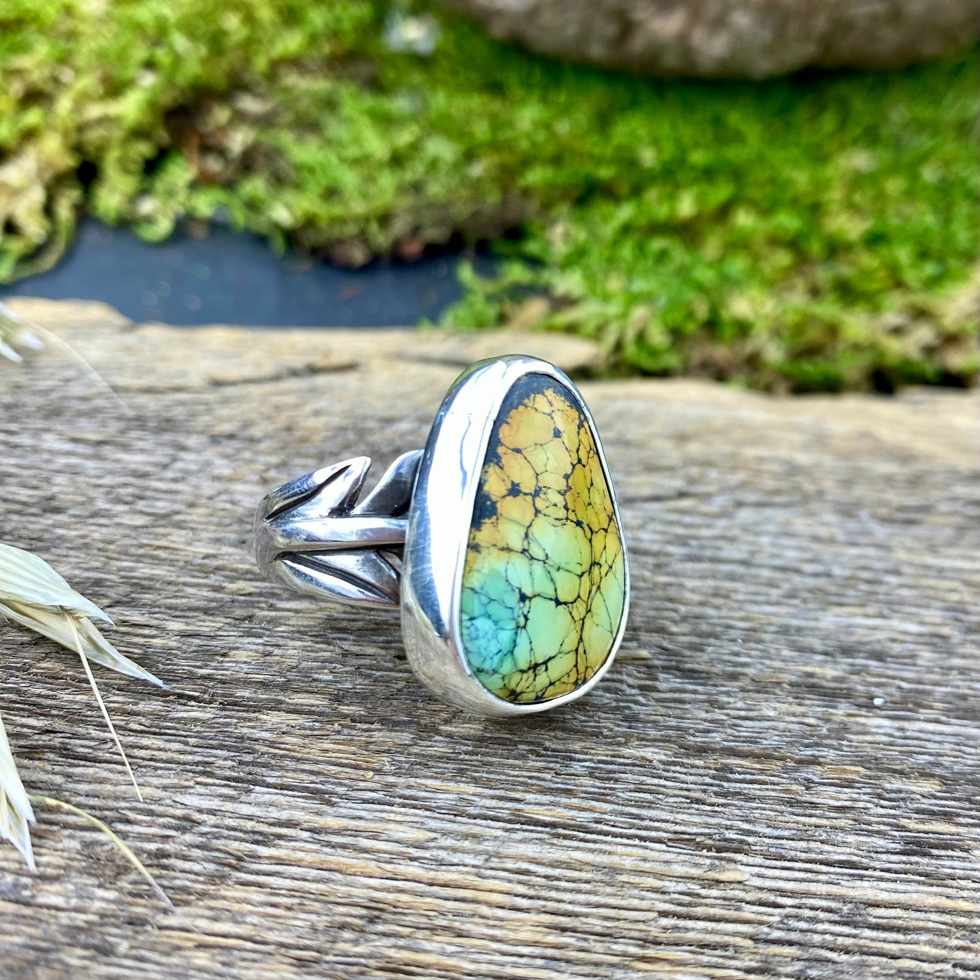 Beautiful leaf natural hubei Turquoise Ring