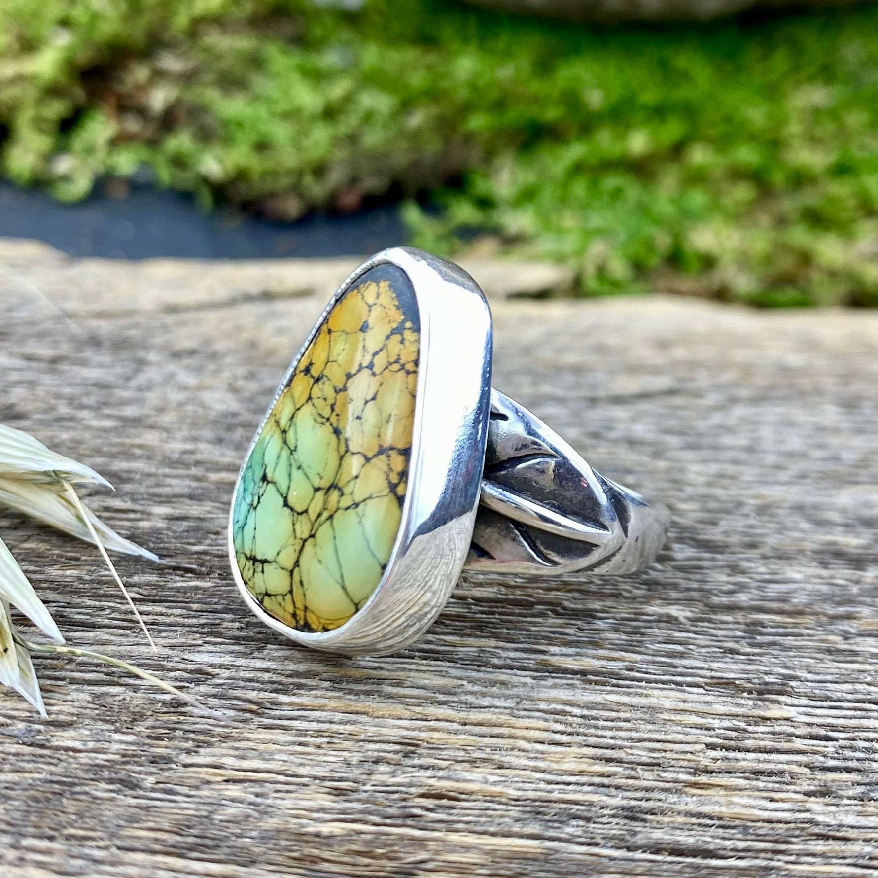 Beautiful leaf natural hubei Turquoise Ring