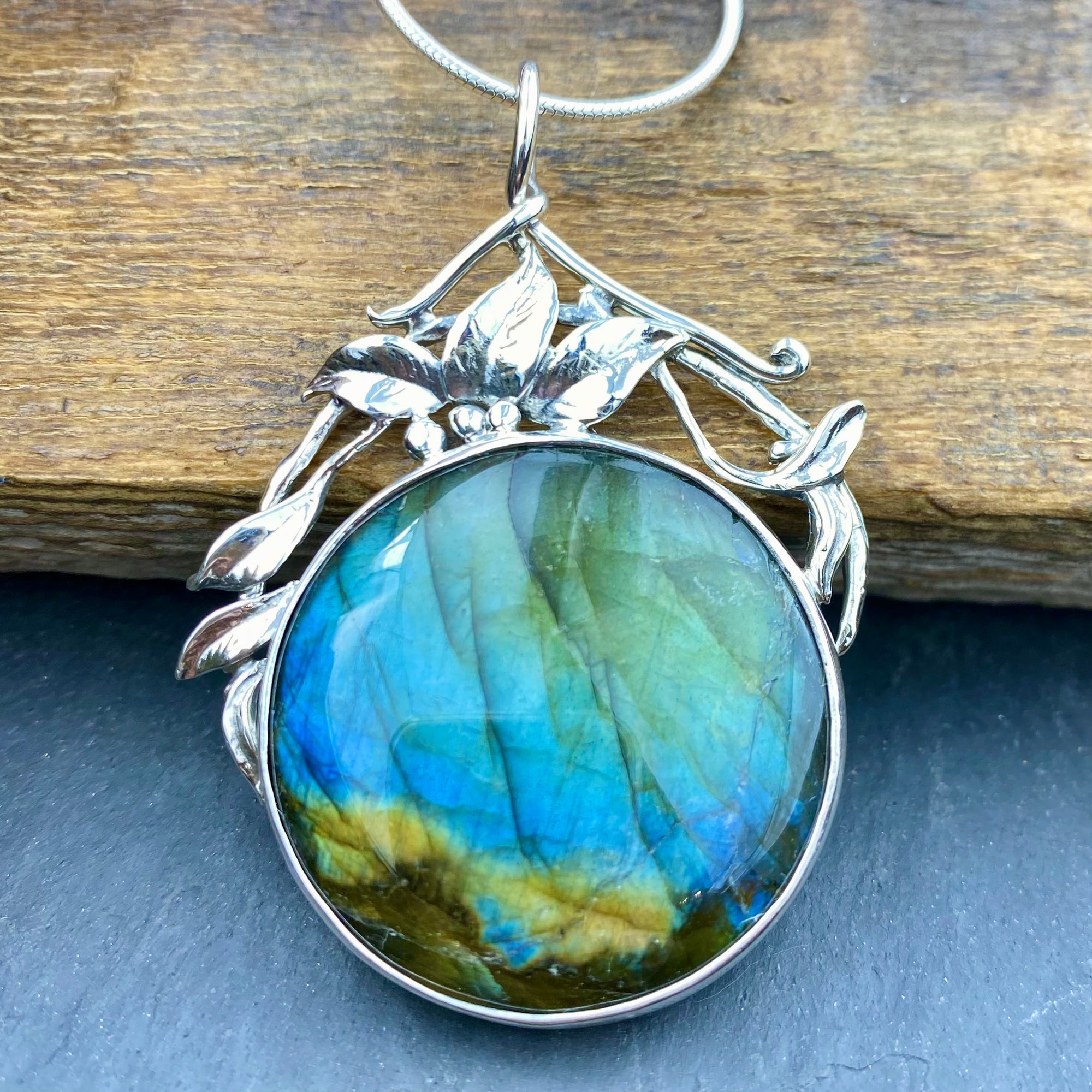 Labradorite Deep Moon Glow pendant