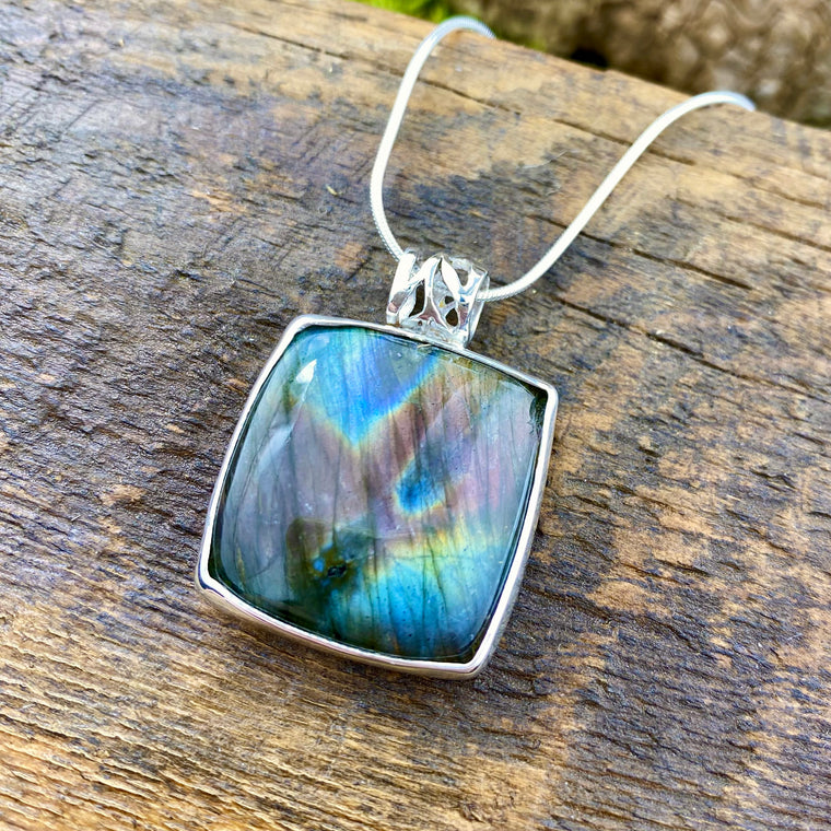 Purple Labradorite inner glow pendant