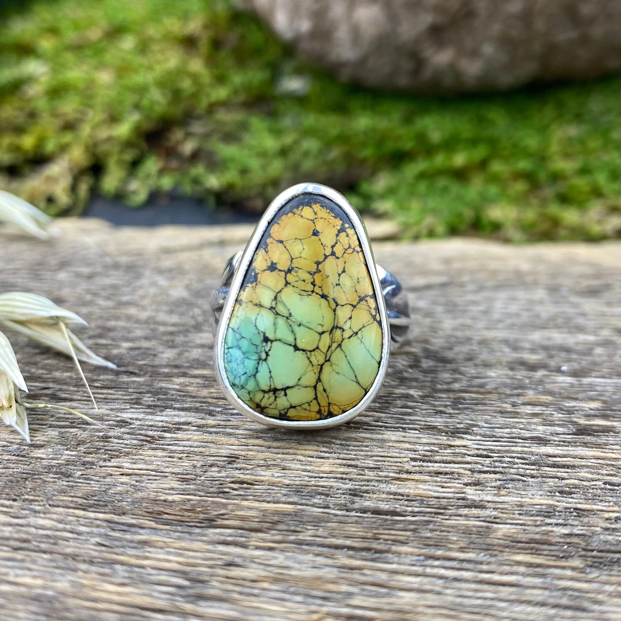 Beautiful leaf natural hubei Turquoise Ring