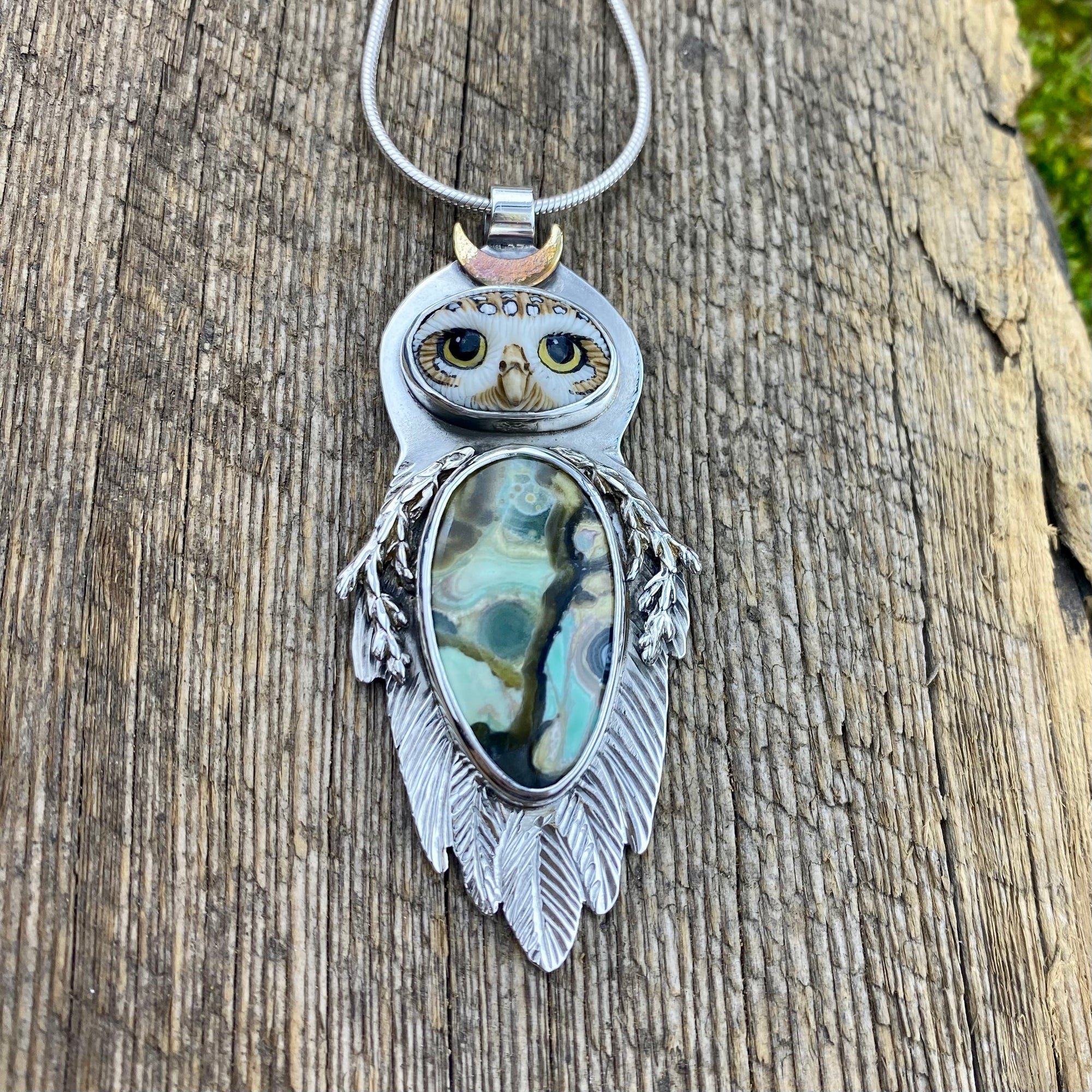 Burrowing Owl Goddess with Clay Canyon Variscite