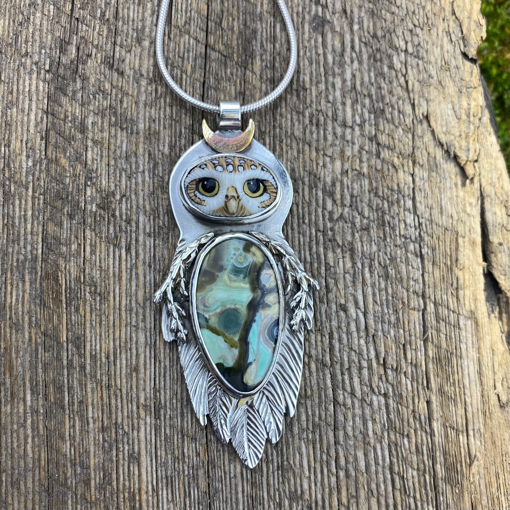 Burrowing Owl Goddess with Clay Canyon Variscite