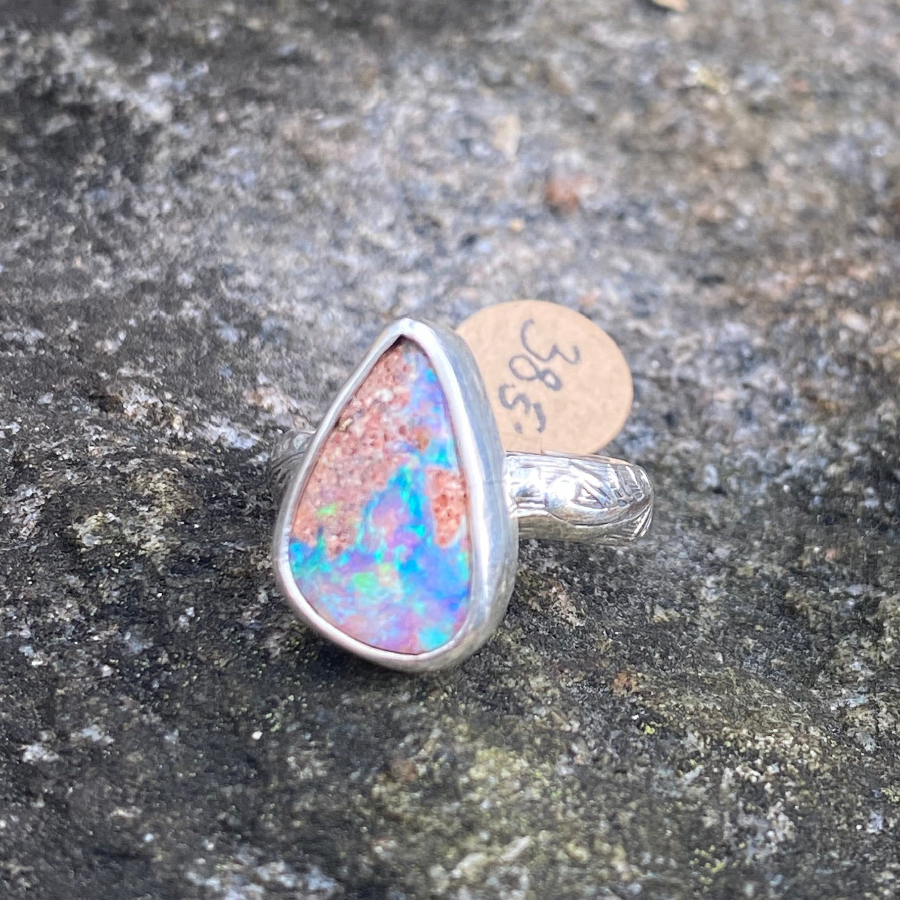 Beautiful Pipe crystal Boulder Ring