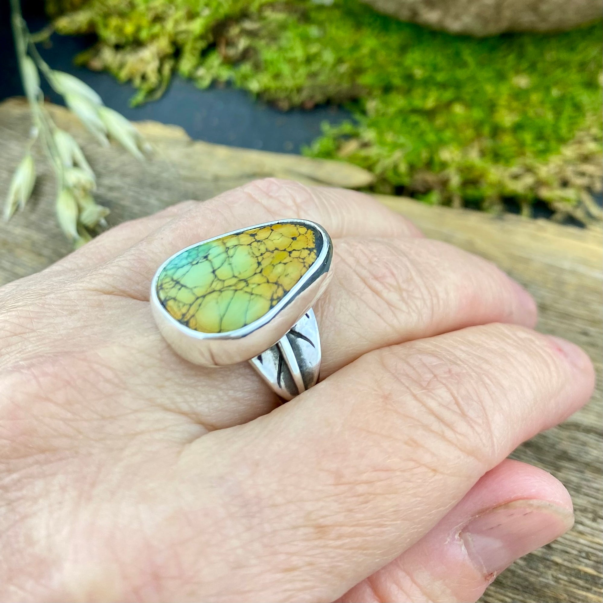 Beautiful leaf natural hubei Turquoise Ring