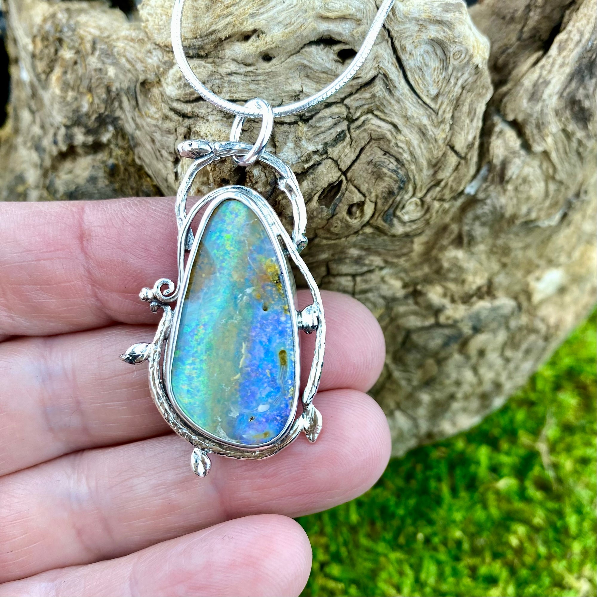 Rainbow Pipe Boulder Elvin flow Pendant