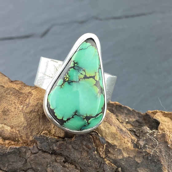 Beautiful Hubei Green Fern Turquoise ring