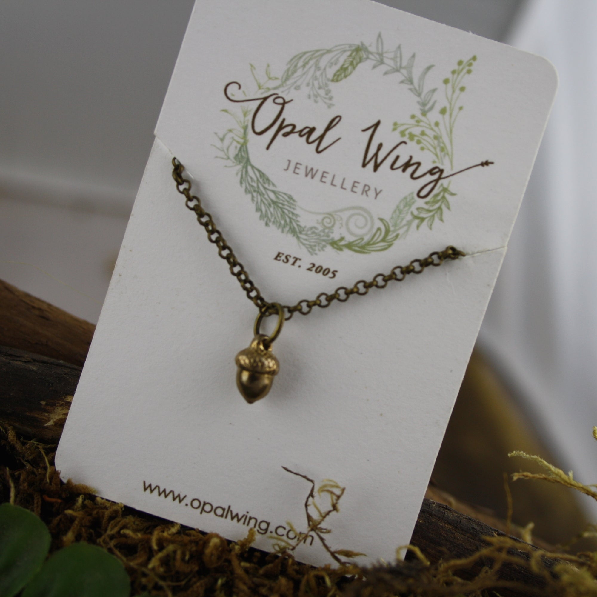 Acorn Pendant in bronze