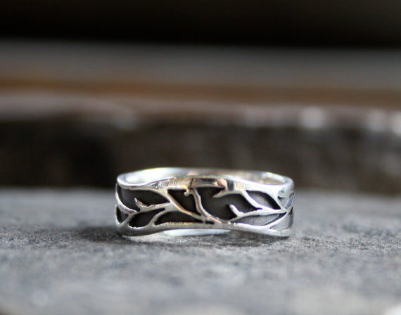 The Lovely Vine Ring