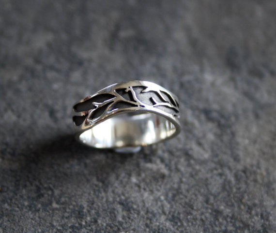 The Lovely Vine Ring