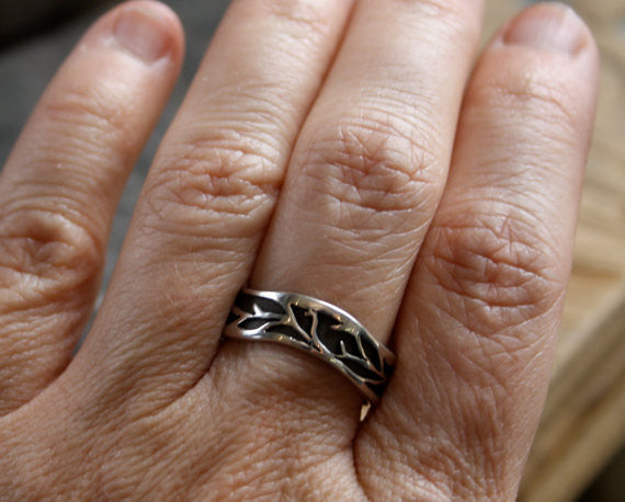 The Lovely Vine Ring